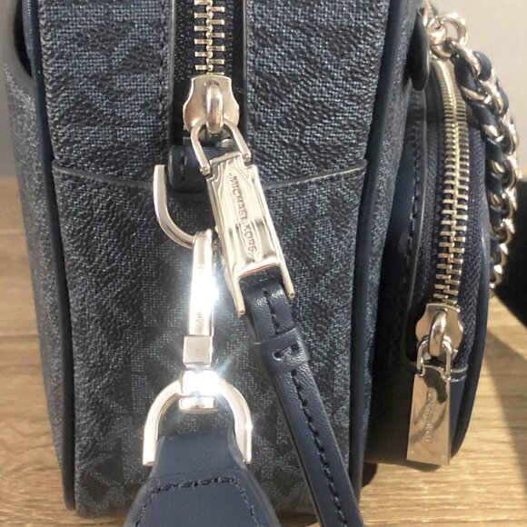 Michael Kors Elliot Medium Logo Admiral/Blue Utility Camera Messenger Bag - Picture 15 of 16